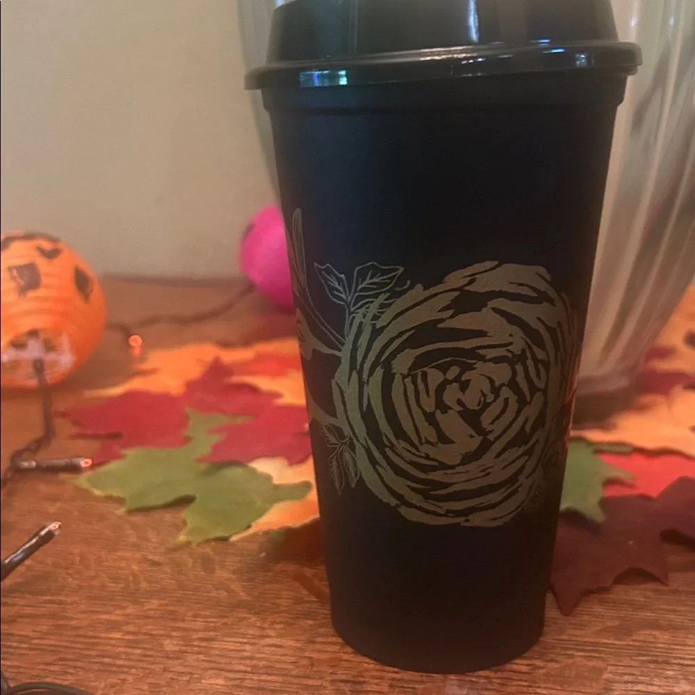 Starbucks Fall 2021 Black with Rose Design Plastic Reusable Grande 16 OZ Cups - Picture 2 of 6